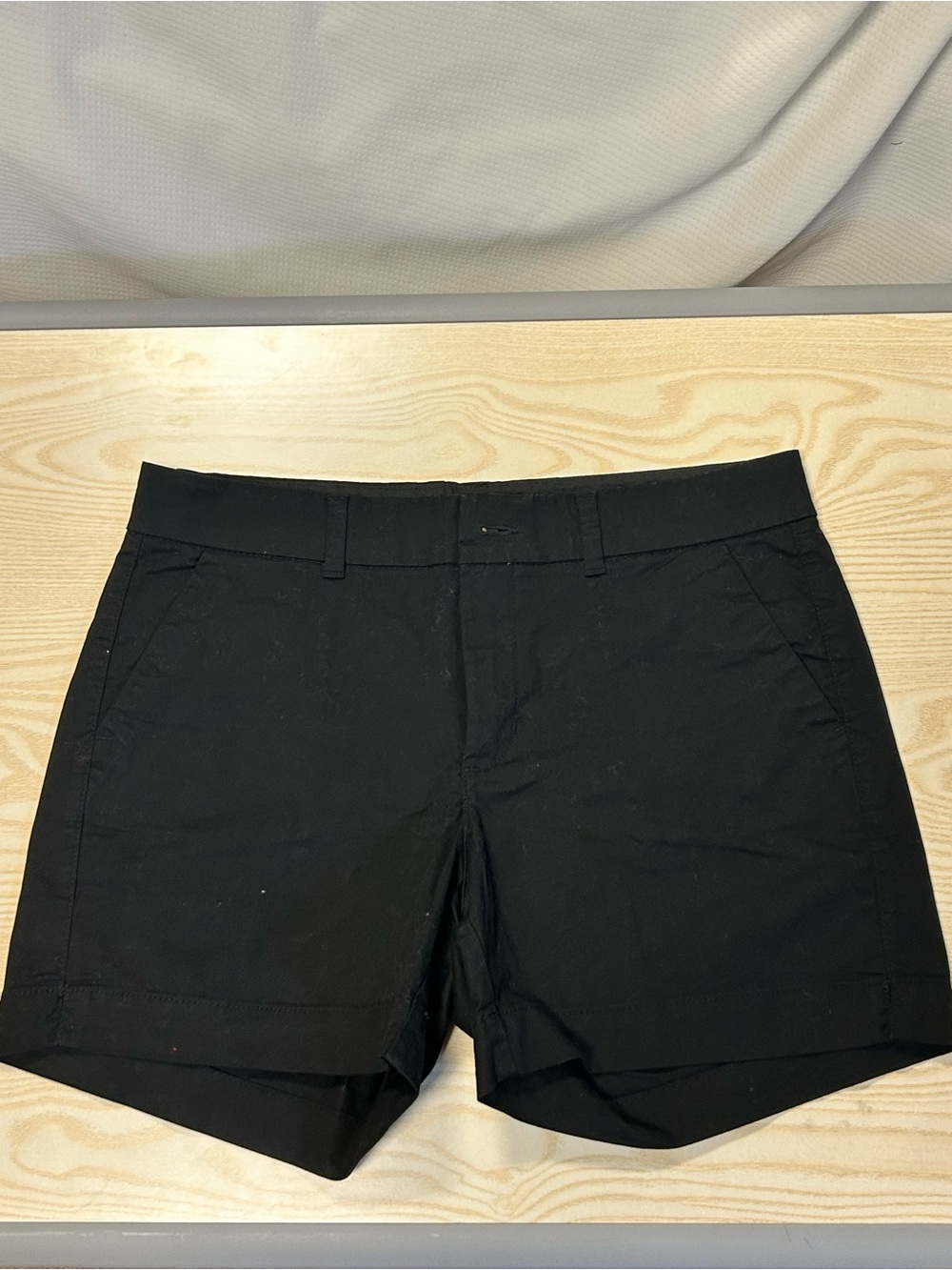 Old Navy Black Tailored Women’s Mid Rise Shorts
